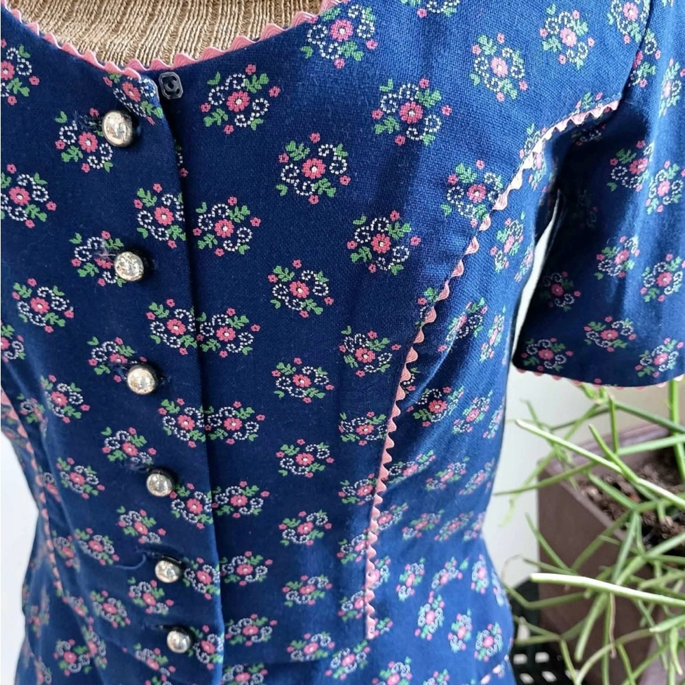 Vintage German Oktoberfest Dirndl Size 2-4